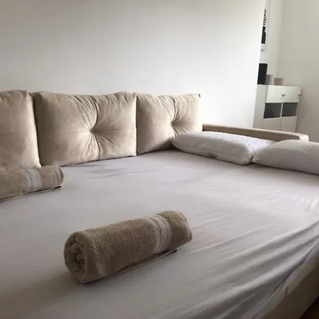 Center Serviced סקופיה